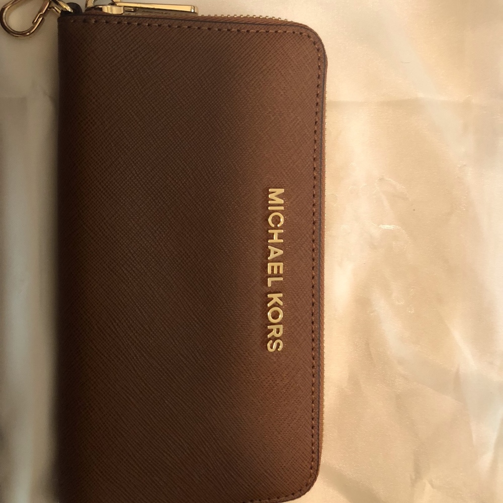 Michael Kors wristlet